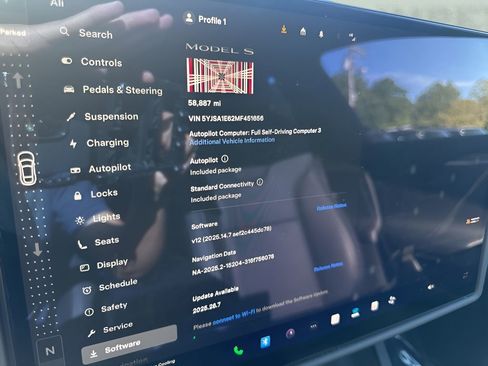 Used 2021 Tesla Model S Plaid image 26