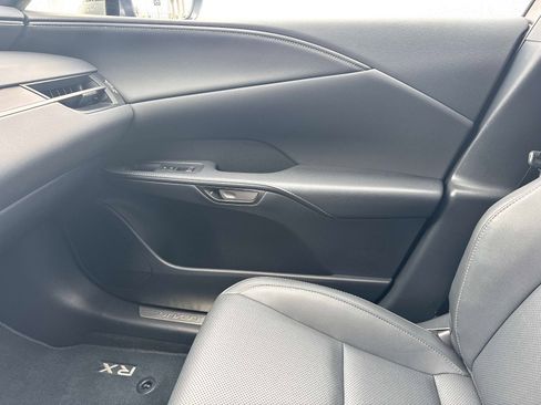 Certified 2025 Lexus RX 350 Premium w/ Accessory Package (Z1) image 24