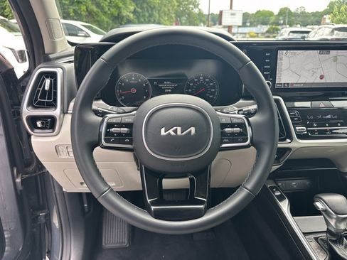Certified 2022 Kia Sorento S w/ Panoramic Sunroof Package FWD image 27