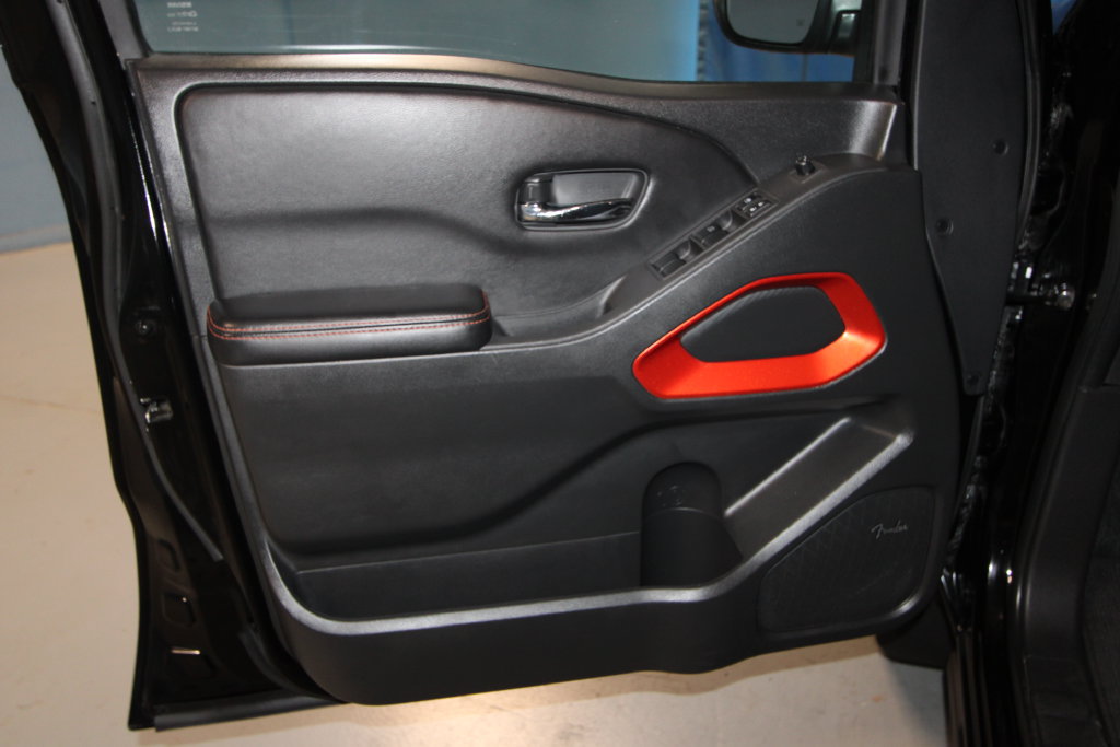 Used 2025 Nissan Frontier PRO-4X w/ Pro Premium Package AWD/4WD image 5