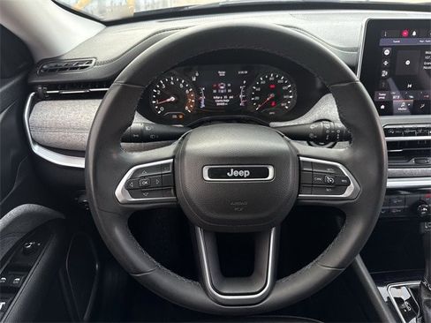 Used 2022 Jeep Compass Latitude image 12