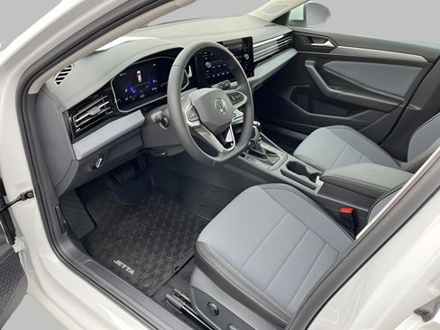 New 2025 Volkswagen Jetta SE image 11