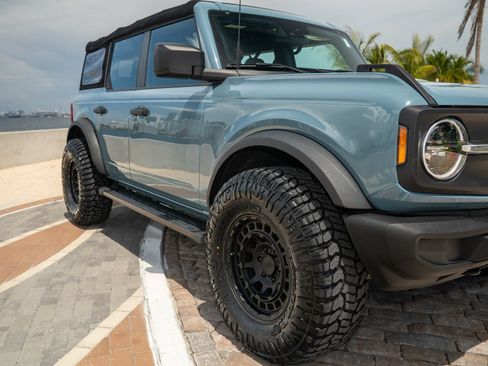 Used 2023 Ford Bronco 4-Door AWD/4WD image 9