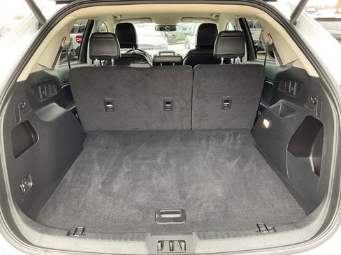 Used 2024 Ford Edge SEL w/ Convenience Package image 5