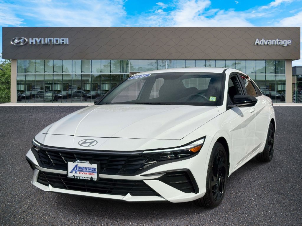 Used 2026 Hyundai Elantra Sport FWD image 4