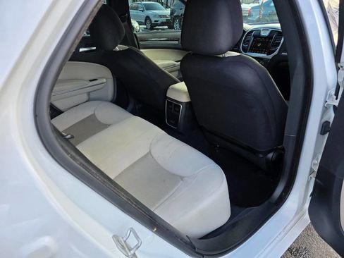 Used 2019 Chrysler 300 Touring w/ Sport Appearance Package image 25