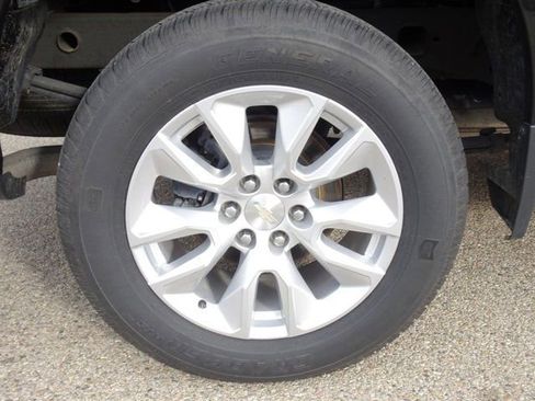 Certified 2022 Chevrolet Silverado 1500 Custom AWD/4WD image 26