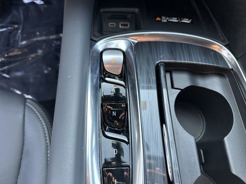 Used 2024 Buick Enclave Premium image 32