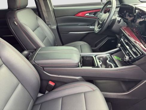 Used 2024 Chevrolet Traverse Z71 w/ Enhanced Driving Package AWD/4WD image 9