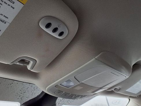 Used 2024 Ford Edge Titanium image 13