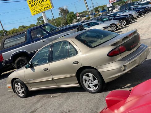 Used 2002 Pontiac Sunfire SE image 3