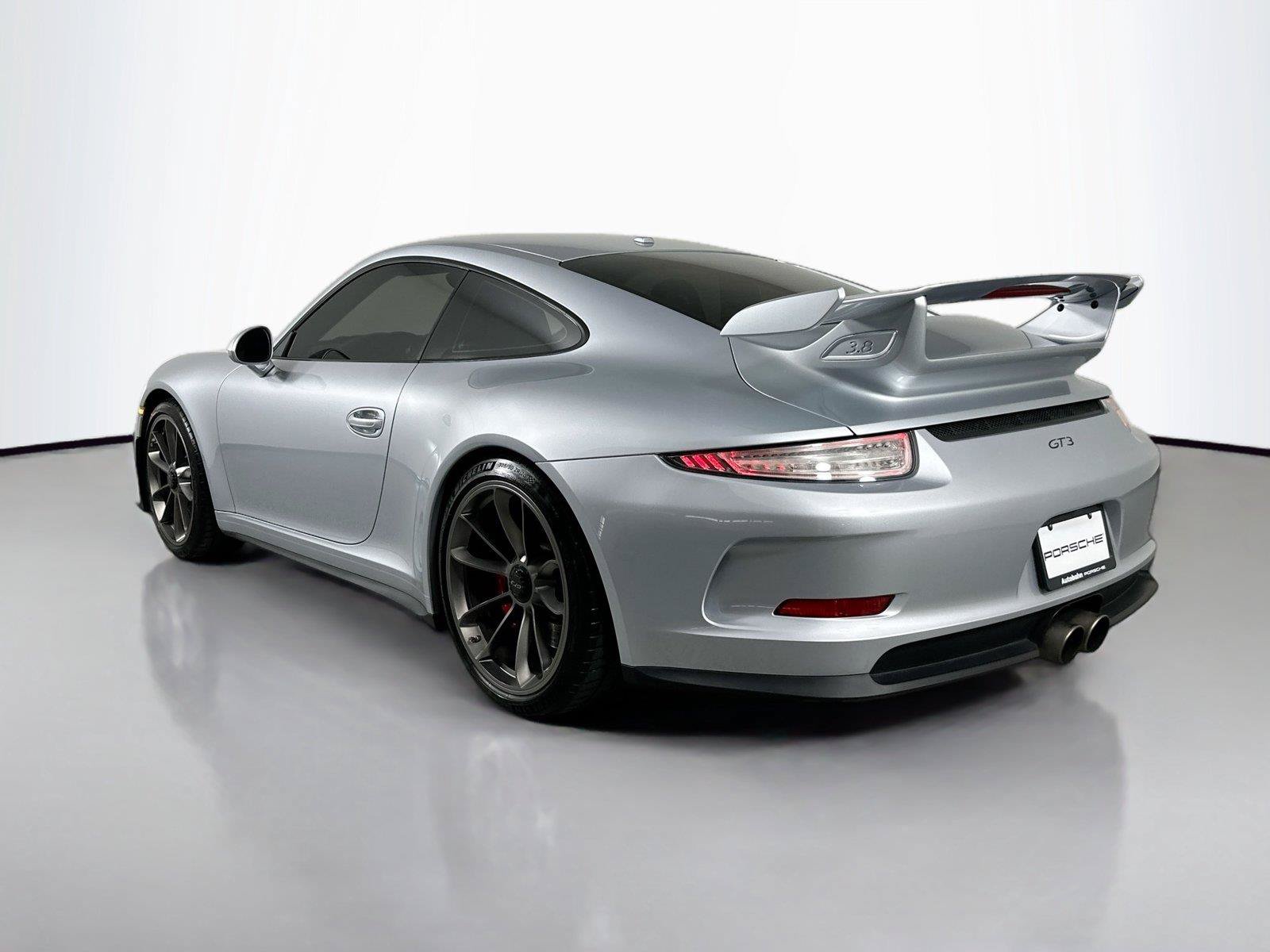 Certified 2015 Porsche 911 GT3 RWD image 3
