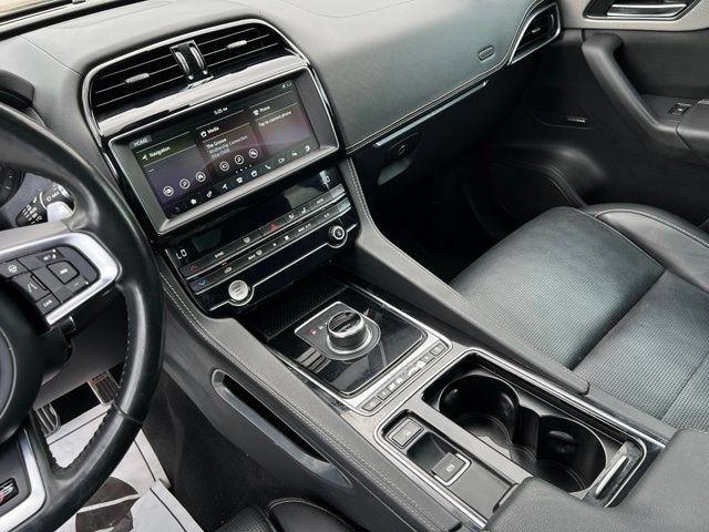 Used 2020 Jaguar F-PACE S AWD/4WD image 35