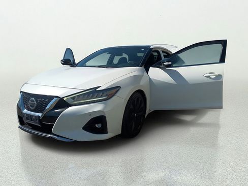 Used 2020 Nissan Maxima SR w/ Sport Mat Group FWD image 11