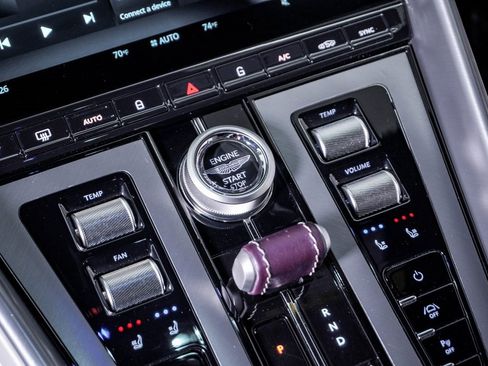 Used 2024 Aston Martin DB12 Coupe image 32