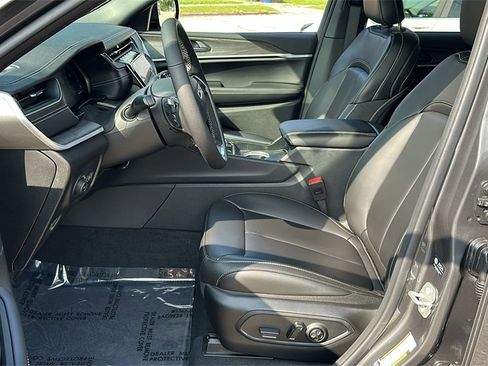 New 2025 Jeep Grand Cherokee Limited w/ Trailer Tow Package image 13