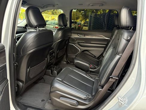 Used 2022 Jeep Grand Cherokee L Limited image 27