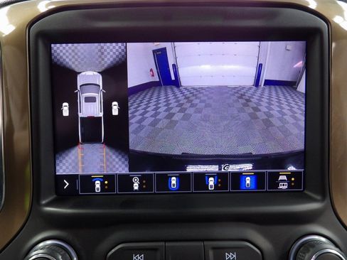 Used 2021 Chevrolet Silverado 1500 High Country w/ Technology Package image 26