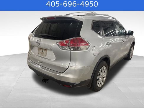 Used 2016 Nissan Rogue S w/ S Family Package image 3