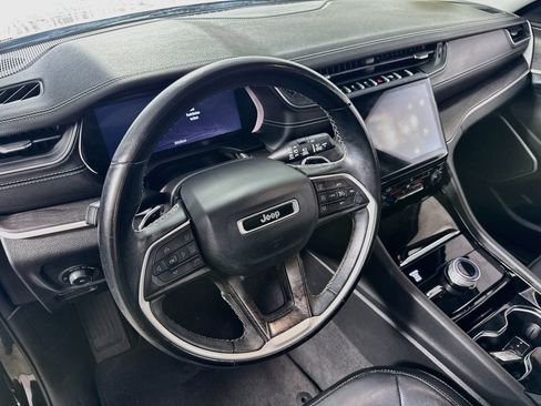 Used 2022 Jeep Grand Cherokee L Limited image 14