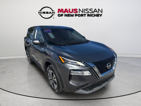 Certified 2022 Nissan Rogue SV FWD image 2