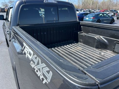 Used 2020 Toyota Tacoma TRD Sport image 15