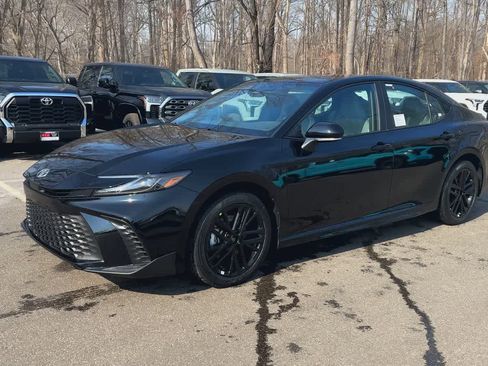 New 2026 Toyota Camry SE image 4