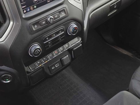 Used 2022 Chevrolet Silverado 1500 Custom image 19