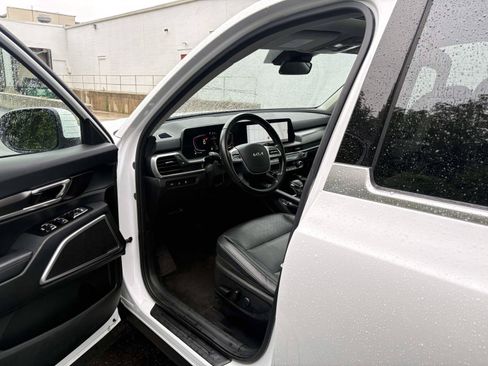 Certified 2023 Kia Telluride S w/ S Sunroof Package FWD image 12