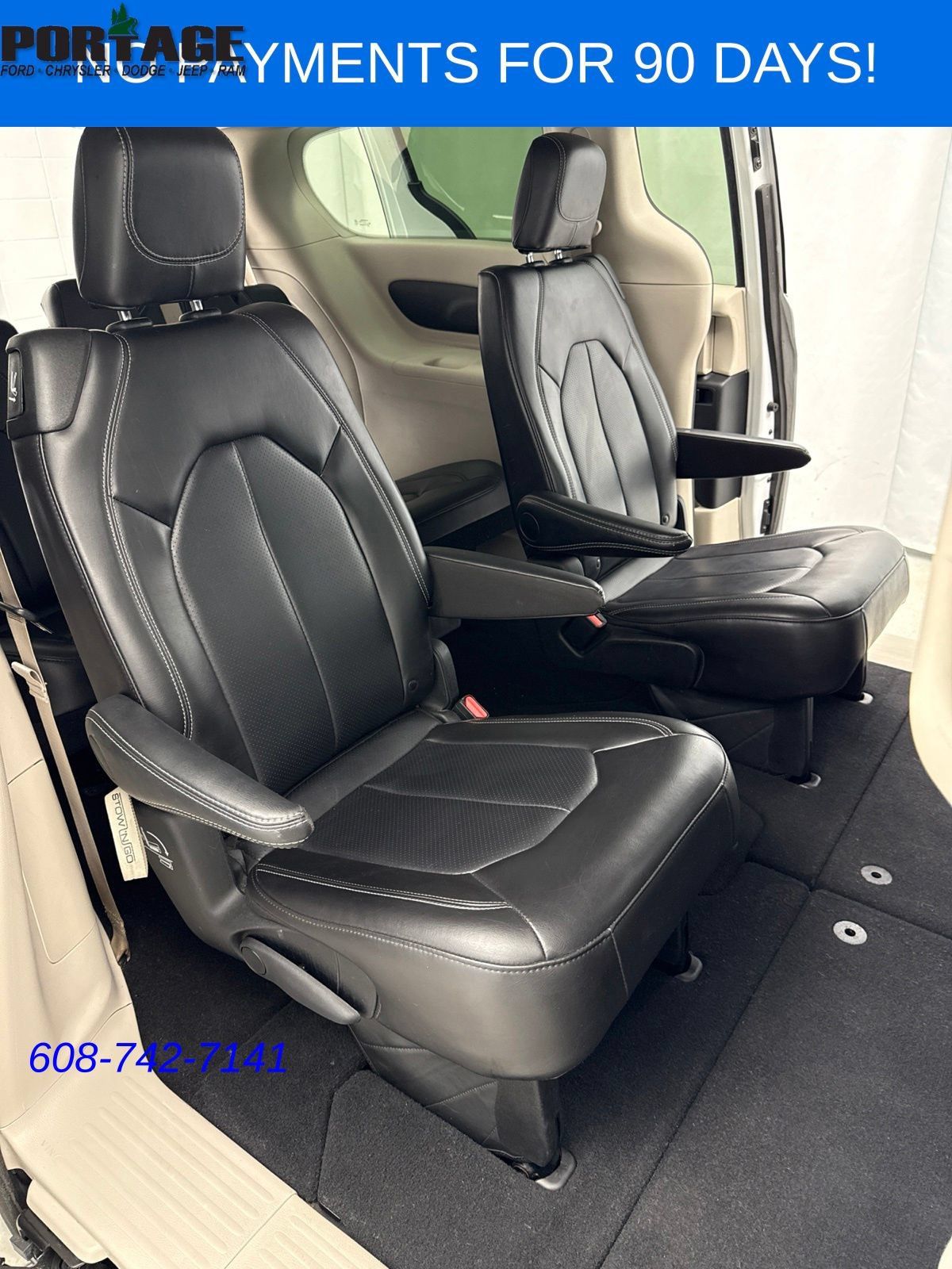Used 2024 Chrysler Pacifica Touring-L FWD image 26