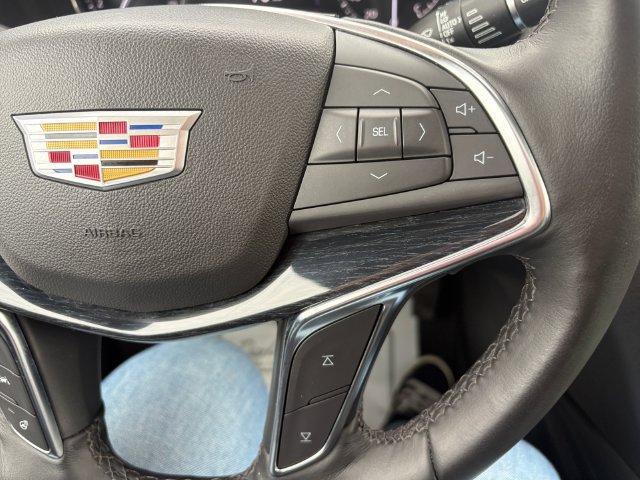Used 2022 Cadillac XT5 Premium Luxury w/ LPO, Floor Liner Package FWD image 18
