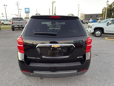 Used 2017 Chevrolet Equinox Premier image 6