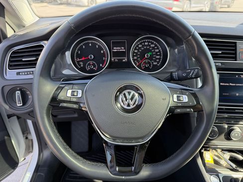 Used 2020 Volkswagen Golf 4-Door FWD image 18