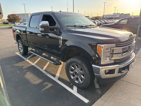 Used 2018 Ford F250 Lariat w/ Lariat Ultimate Package AWD/4WD image 2