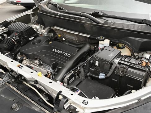 Used 2022 Chevrolet Equinox LT w/ Driver Convenience Package FWD image 16