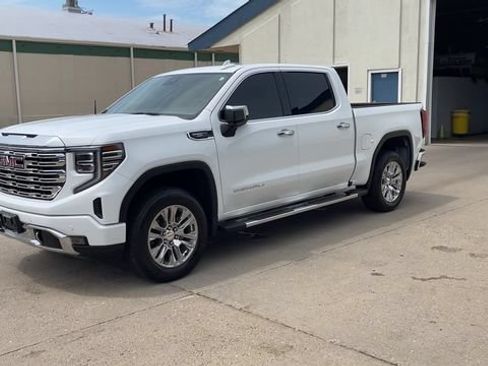 Used 2022 GMC Sierra 1500 Denali w/ Denali Carbonpro Edition AWD/4WD image 4