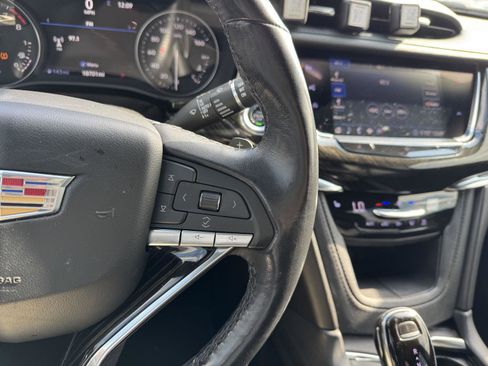 Used 2020 Cadillac XT6 Premium Luxury image 12