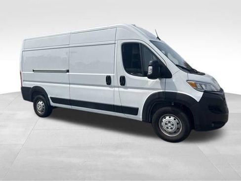 Used 2023 RAM ProMaster 2500 w/ Convenience Group FWD image 13