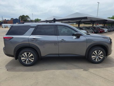 New 2026 Nissan Pathfinder SL FWD image 6