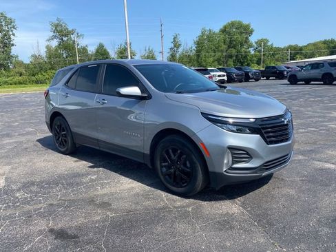 Used 2024 Chevrolet Equinox LT w/ LPO, Floor Liner Package FWD image 12