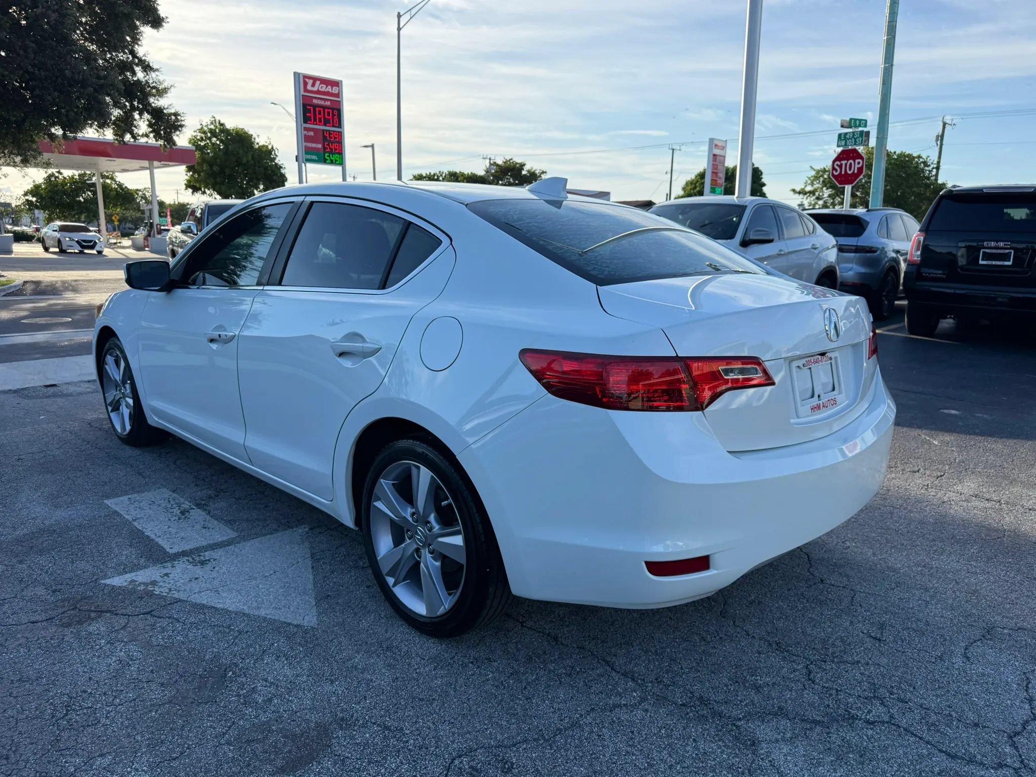 Used 2013 Acura ILX w/ Technology Package FWD image 3