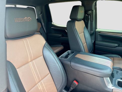 Used 2024 Chevrolet Silverado 1500 High Country AWD/4WD image 28