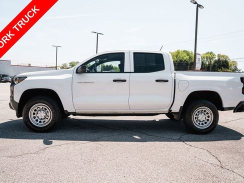 Used 2023 Chevrolet Colorado W/T RWD image 4