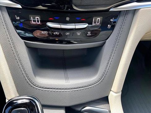 Used 2024 Cadillac XT6 Premium Luxury FWD image 24