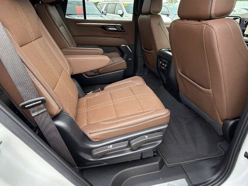 Used 2025 Chevrolet Tahoe High Country AWD/4WD image 21