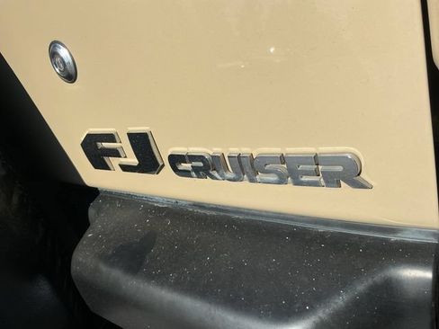 Used 2013 Toyota FJ Cruiser 4WD w/ Upgrade Pkg image 30
