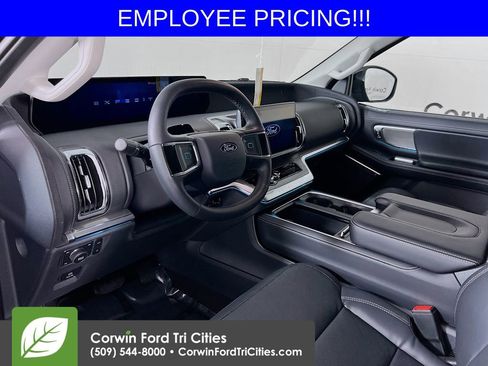 New 2026 Ford Expedition Platinum AWD/4WD image 3