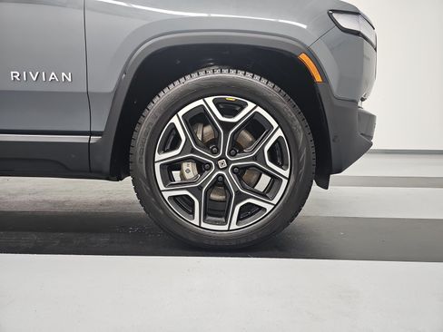Used 2024 Rivian R1S Adventure AWD/4WD image 11