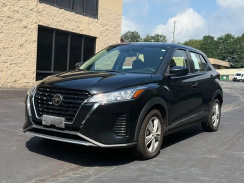 Used 2021 Nissan Kicks S FWD image 2