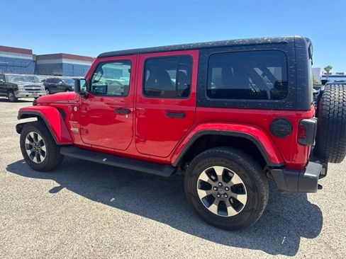 Used 2022 Jeep Wrangler Unlimited Sahara w/ Cold Weather Group AWD/4WD image 8